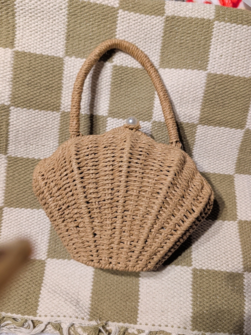 Woven Shell Scallop Handbag With Pearl Closure Lined NWT